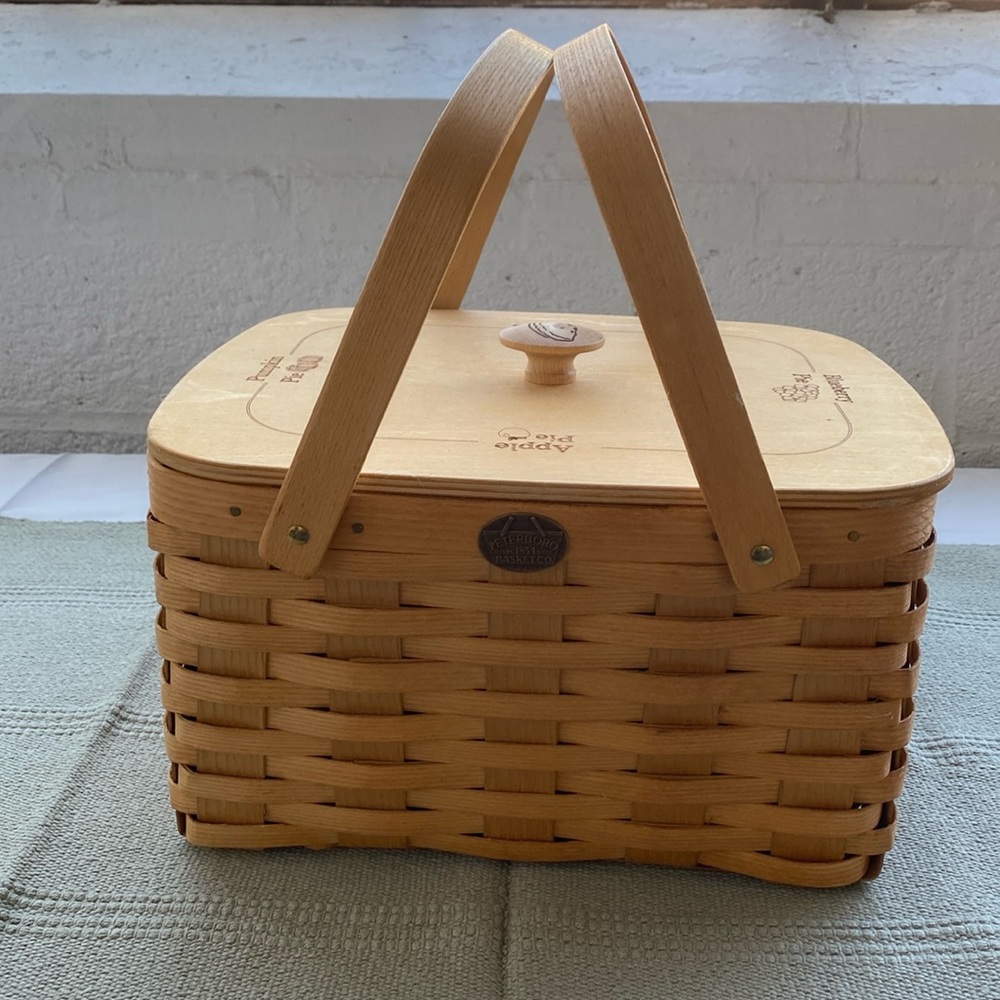 Peterboro Two-Pie Basket with Solid Lid and Tray